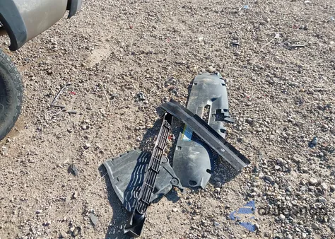 2000 Chevrolet Silverado 1500 Ls z USA, uszkodzony, nr VIN 1GCEK19T6YE107328